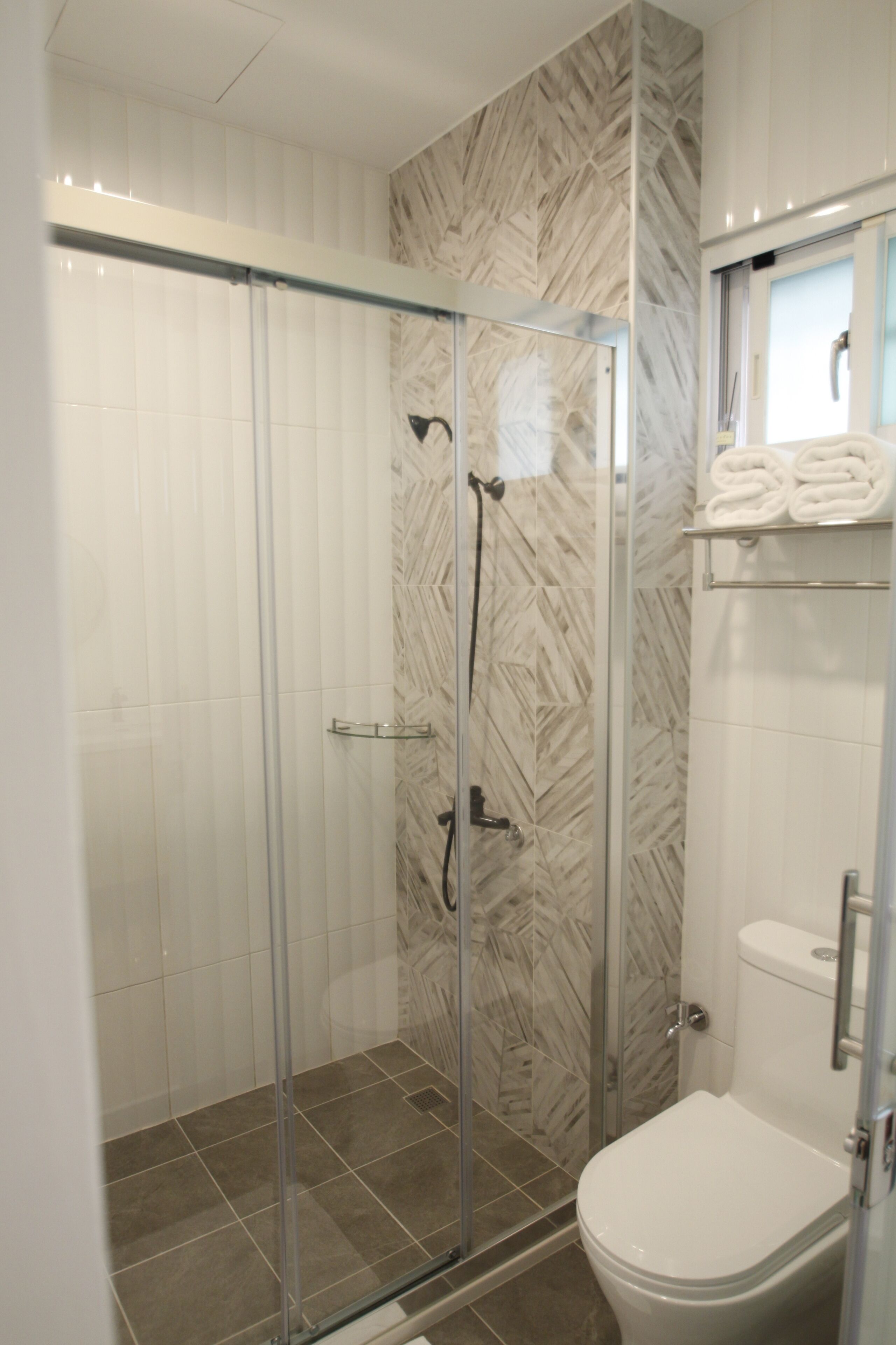 Junior Double Room, 1 Queen Bed | Bathroom