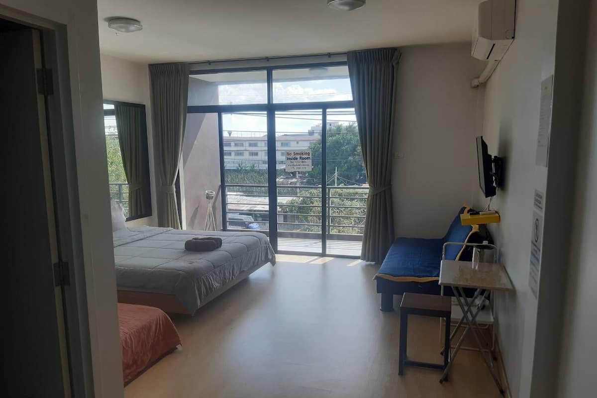 Standard Triple Room | Iron/ironing board, free WiFi, bed sheets