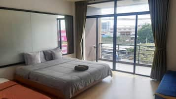 Standard Triple Room | Iron/ironing board, free WiFi, bed sheets