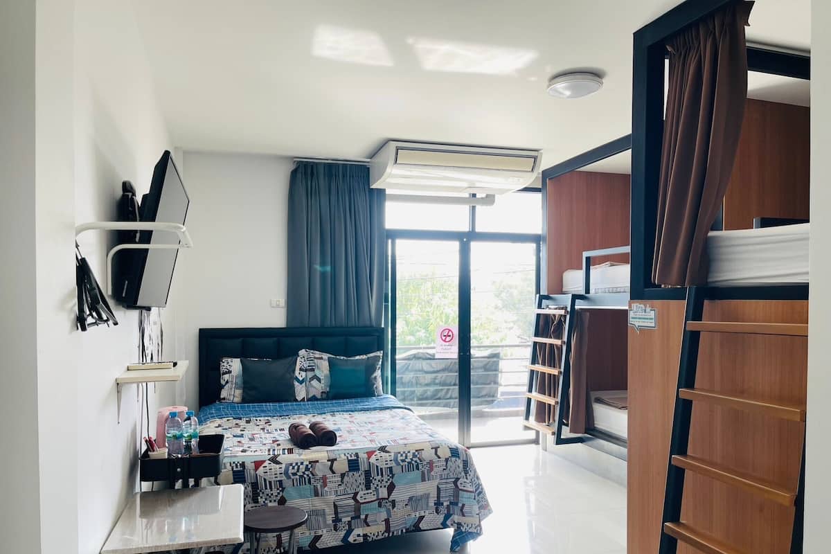 Family Room, 1 Bedroom | Iron/ironing board, free WiFi, bed sheets