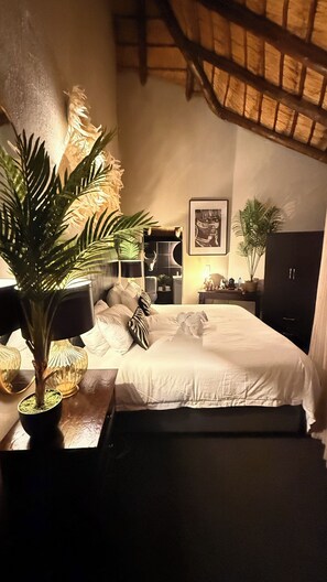Deluxe Double or Twin Room | Desk, iron/ironing board, free WiFi