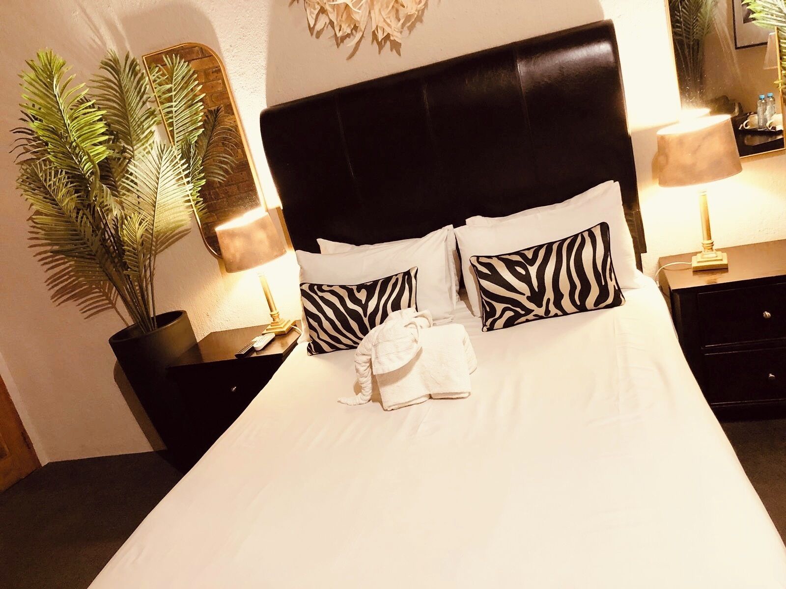 Phòng đôi Deluxe | Bàn, bàn ủi/dụng cụ ủi quần áo, truy cập Internet không dây miễn phí 