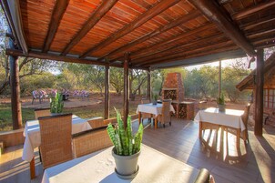 华丽双人房或双床房 | 露台