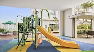 Área de juegos infantiles al aire libre