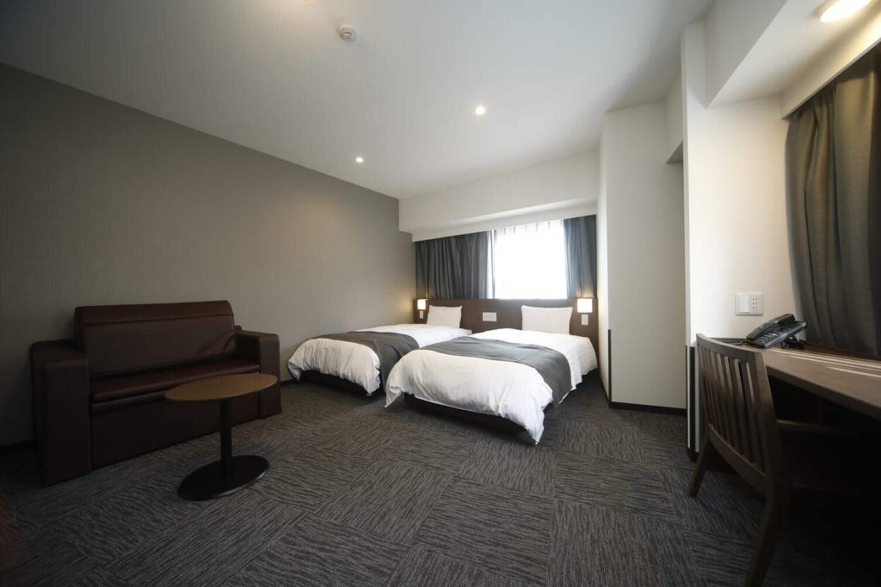 客房内保险箱、隔音、免费 WiFi