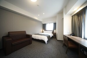 In-room safe, soundproofing, free WiFi - Dormy Inn Oita Hot Springs (Oita)