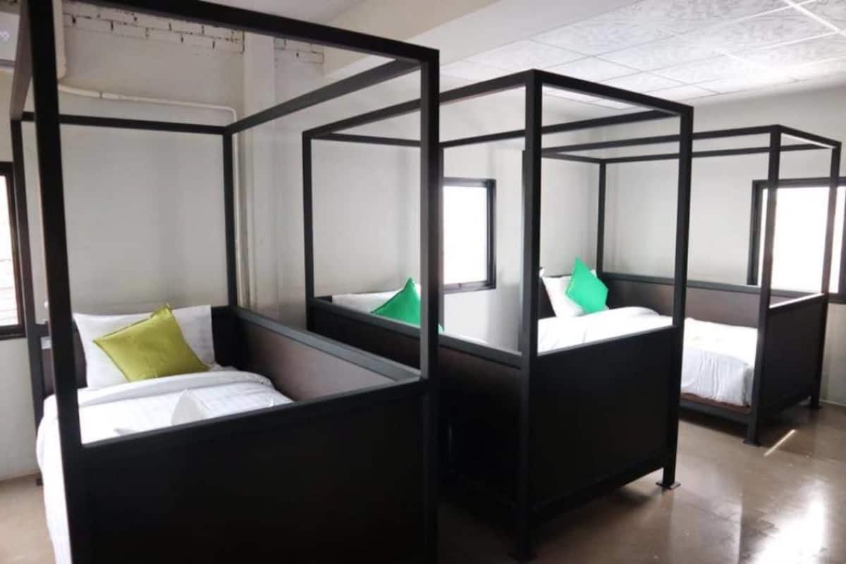 6-Bed Mixed Dormitory Room | Free WiFi