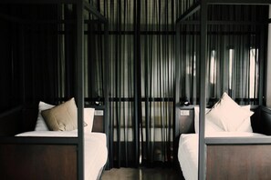 6-Bed Mixed Dormitory Room | Free WiFi - The Tree Sleep and Space (Trang)