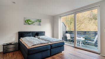 Doppia Superior, 1 letto queen, balcone | Una scrivania, Wi-Fi gratuito