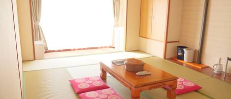 Caja de seguridad en la habitación y wifi gratis