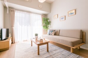 Deluxe Twin Room | Living room - nedoco OSAKA SHINSAIBASHI (formerly: FORESTAY Shinsaibashi) (Osaka)