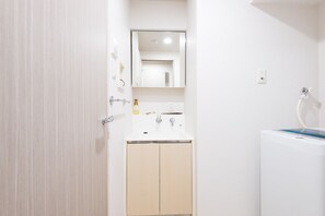 Family Apartment, 1 Bedroom, Non Smoking, Kitchen | Bathroom | Separate tub and shower, deep soaking tub, free toiletries, hair dryer - Forestay Shinsaibashi (Osaka)