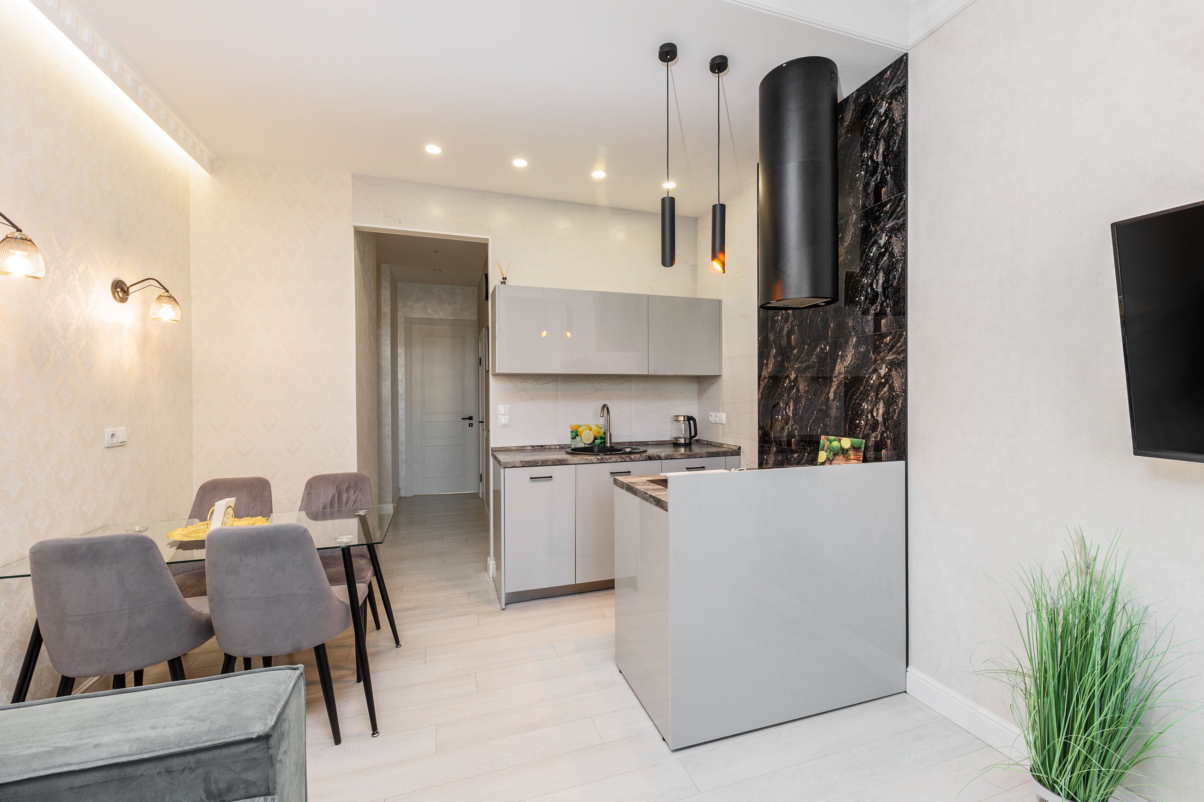 Design Apartment (Sverdlova Street 24) | Private kitchen | Fridge, microwave, stovetop, coffee/tea maker