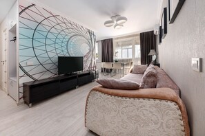 舒適公寓, 2 間臥室 (Gorodskoy Val 9) | 起居區 | 42-吋平面電視、有線頻道、電視