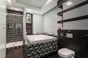 Exclusive Suite, 2 Bedrooms, Non Smoking, City View (Prospekt Niezavisimosti 14) | Bathroom | Shower, free toiletries, hair dryer, towels