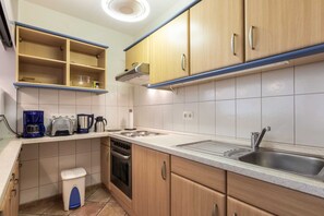 Kühlschrank, Mikrowelle, Ofen, Gefrierschrank