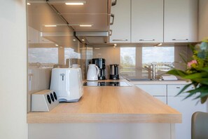 Fridge, oven, dishwasher