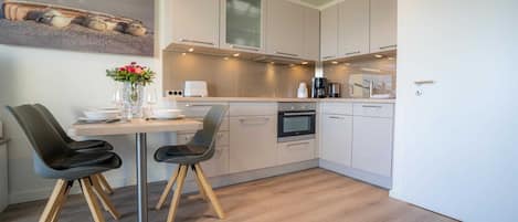 Fridge, oven, dishwasher