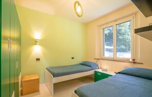 1 bedroom, travel crib, free WiFi