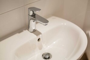 Unclassified image, 5 of 21, button