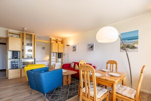 Unclassified image, 4 of 13, button