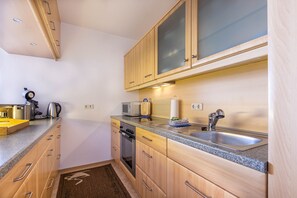 Kühlschrank, Mikrowelle, Ofen