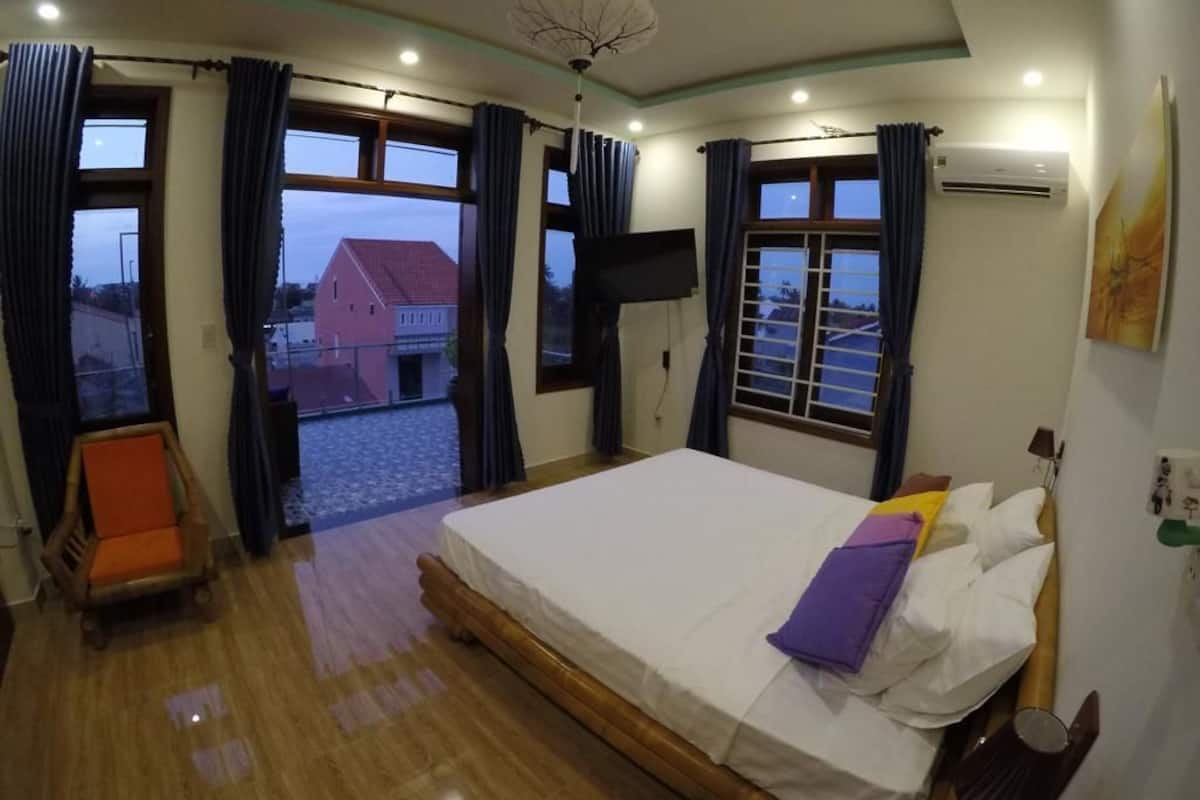 Süit, Balkon | Masa, güneşlik/perde, ütü/ütü masası, ücretsiz kablosuz İnternet