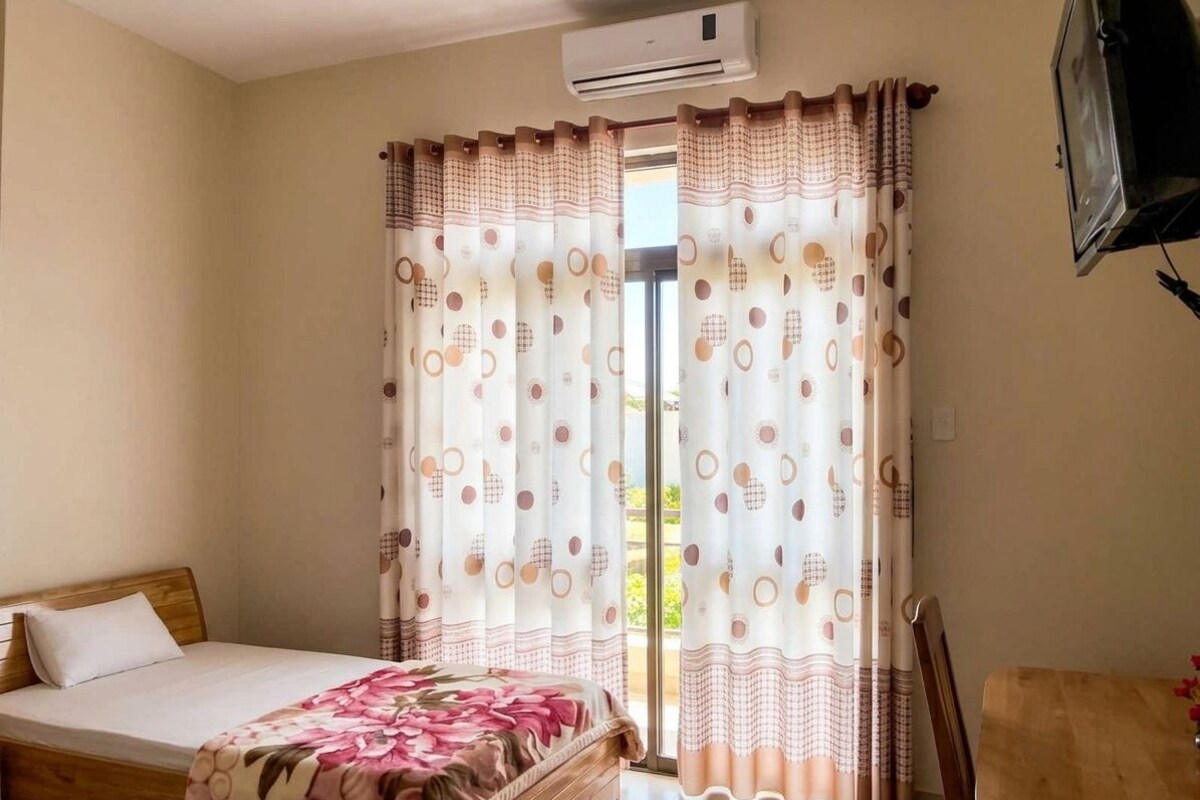Double Room Single Use, 1 Double Bed | Desk, soundproofing, WiFi (free)