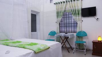 Quarto casal | Frigobar, escrivaninha, quartos à prova de som, Wi-Fi de cortesia