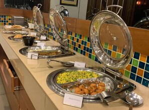 Daily local cuisine breakfast for a fee - Hotel Shagun (Dera Bassi)