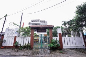 Mặt tiền nơi lưu trú