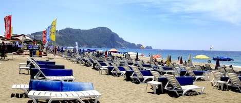 Una spiaggia nelle vicinanze