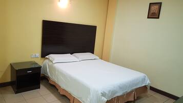 Standard Room, 1 Queen Bed