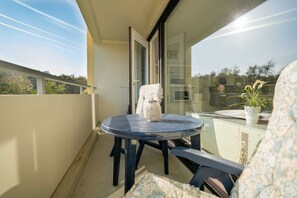 Unclassified image, 3 of 17, button