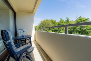 Unclassified image, 5 of 17, button