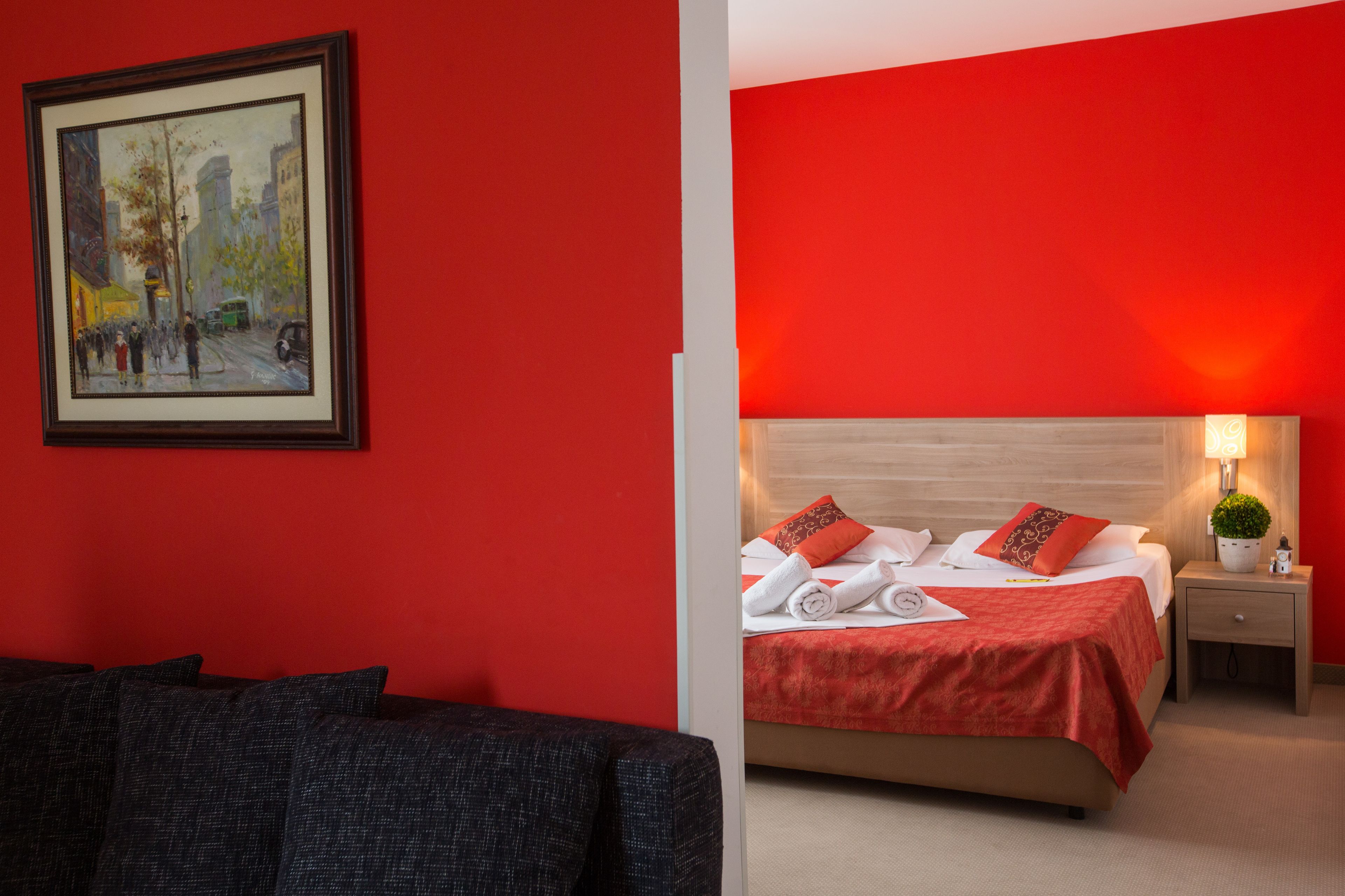 suite | minibar, in-room safe, desk, iron/ironing board