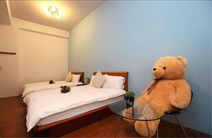 Standard Quadruple Room | Desk, blackout drapes, free WiFi