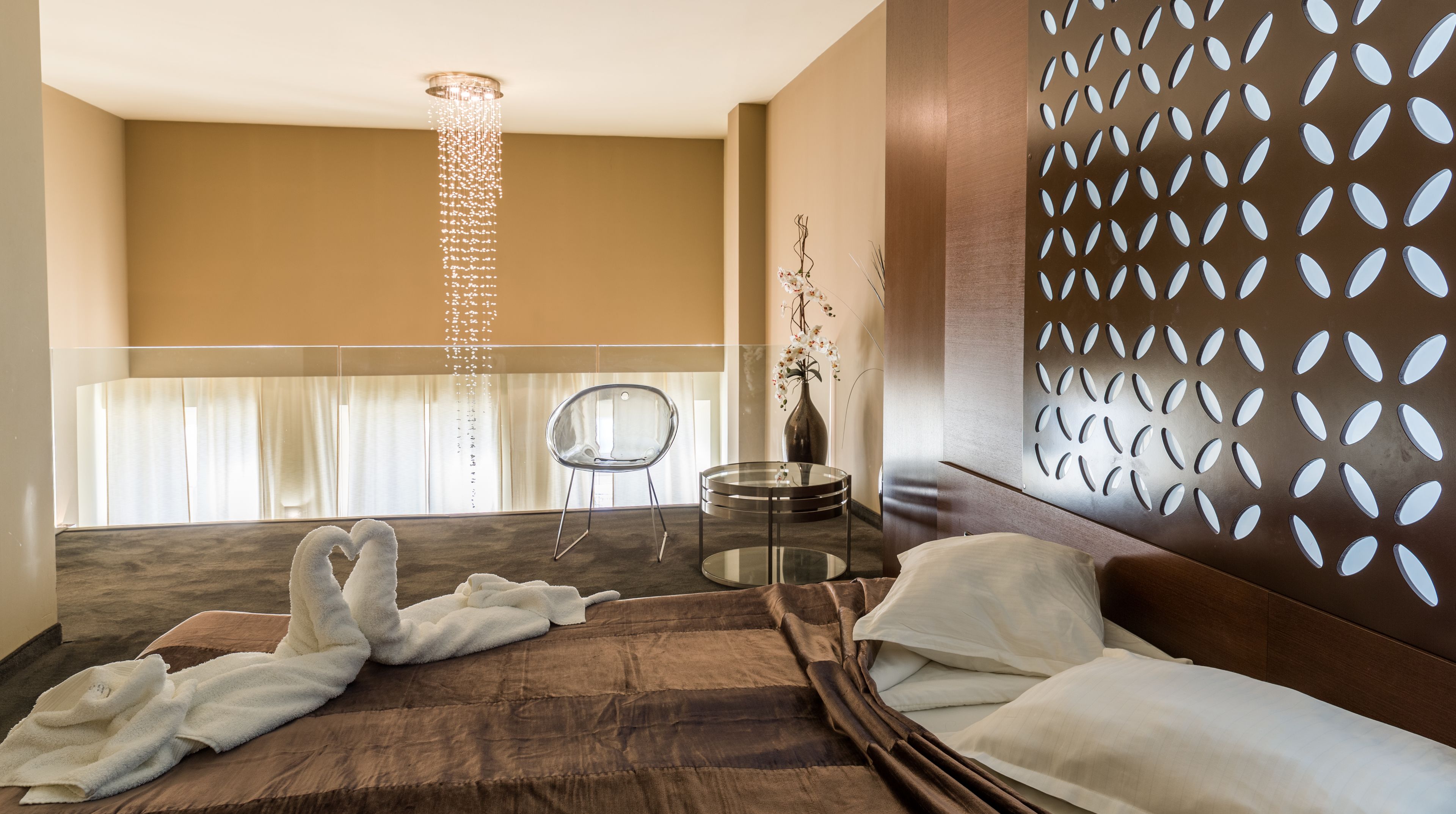 luxury apartment, 1 bedroom | 1 bedroom, minibar, in-room safe, desk