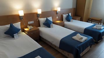 Standard Triple Room | Minibar, in-room safe, soundproofing, free WiFi