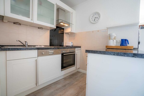 Køleskab, ovn, opvaskemaskine