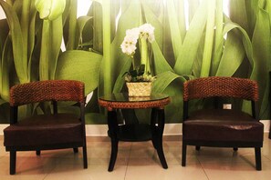 7 bedrooms, iron/ironing board, free WiFi - Balinese House (Malacca City)