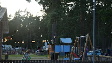 Área de juegos infantiles al aire libre