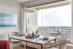 Imagen sin descripción, 3 de 18, botón