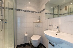 Douche, séchoir à cheveux