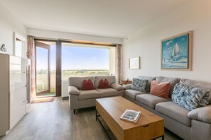 Unclassified image, 2 of 16, button