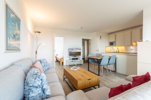 Unclassified image, 4 of 16, button