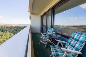 Unclassified image, 5 of 16, button