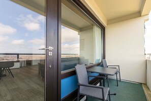 Unclassified image, 4 of 16, button