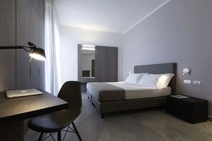 Minibar, in-room safe, desk, free WiFi