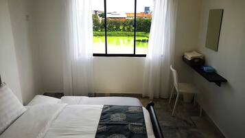 3 bedrooms, iron/ironing board, free WiFi